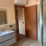 La Terrazza Nel Blu Apartment *