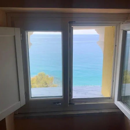 La Terrazza Nel Blu Apartman *